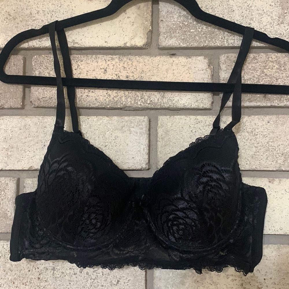 3for$20 bra has underwire 34B